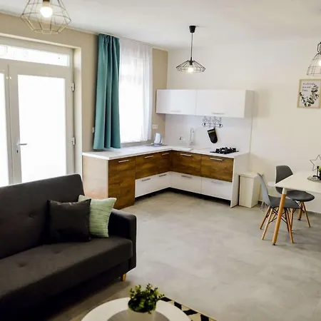 Fonte アパートホテル Radava